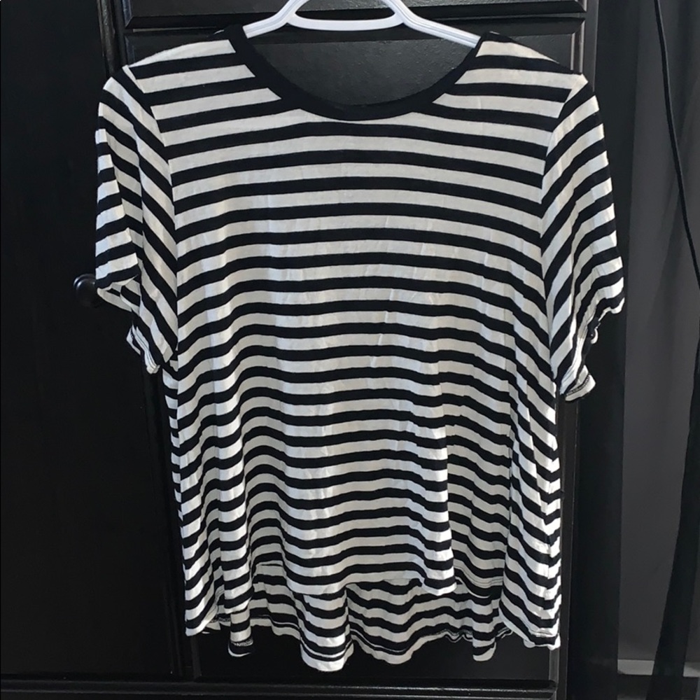 Flowy H&M top